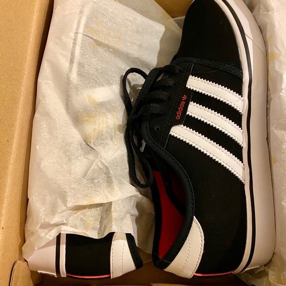 adidas Other - Adidas Seeley J Sneakers